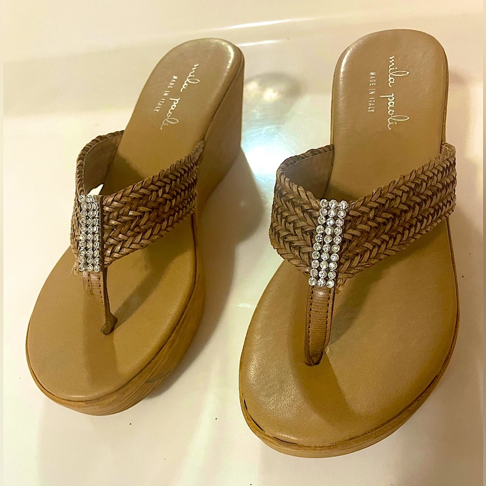 Summer wedged sandal with rhinestone